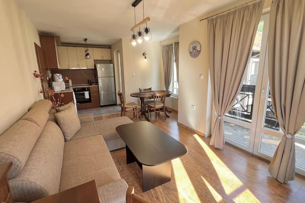 Bojurland Apartment, Appartamento